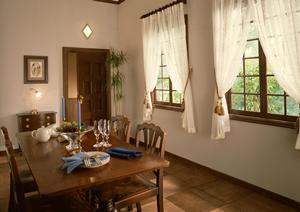 郵送引取りの上陶器修理を行います